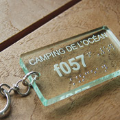 Porte-clés camping braille altuglas gravé
